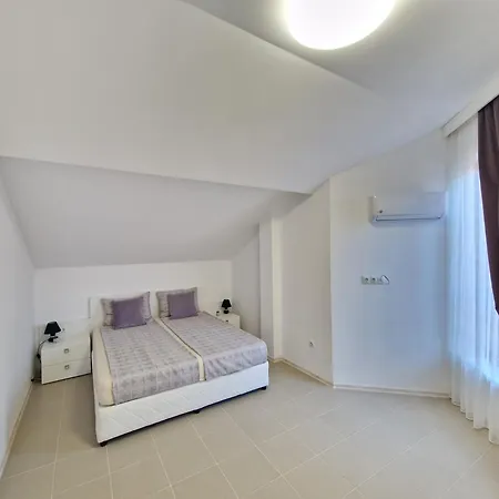 Infinity View 8 * Lozenets
